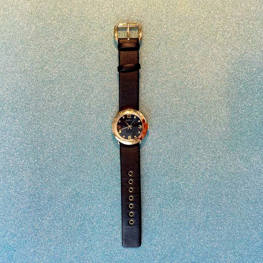 Marc Jacobs watch black and gold
